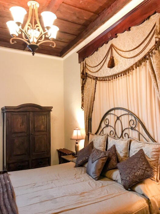 Guest room at budget boutique Hotel La Catedral Antigua Guatemala