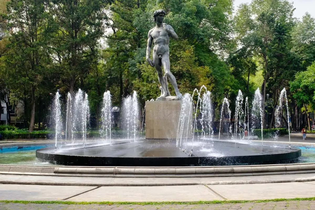 A replica of Michelangelo's David is displayed in Plaza Rio de Janeiro in Roma Norte.